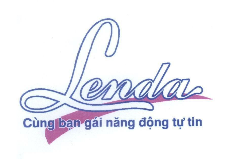 Mẫu nhãn hiệu Lenda cùng bạn gái năng động tự tin